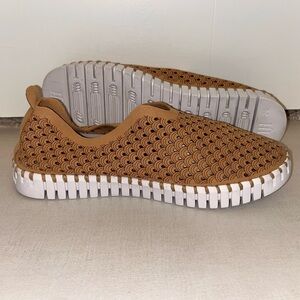 LLSE JACOBSEN Tulip 139 Latte Slip-on Women’s Shoe Size‎ 36